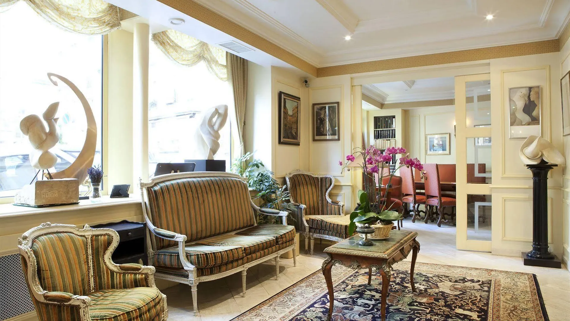 Hotel Queens Boutique