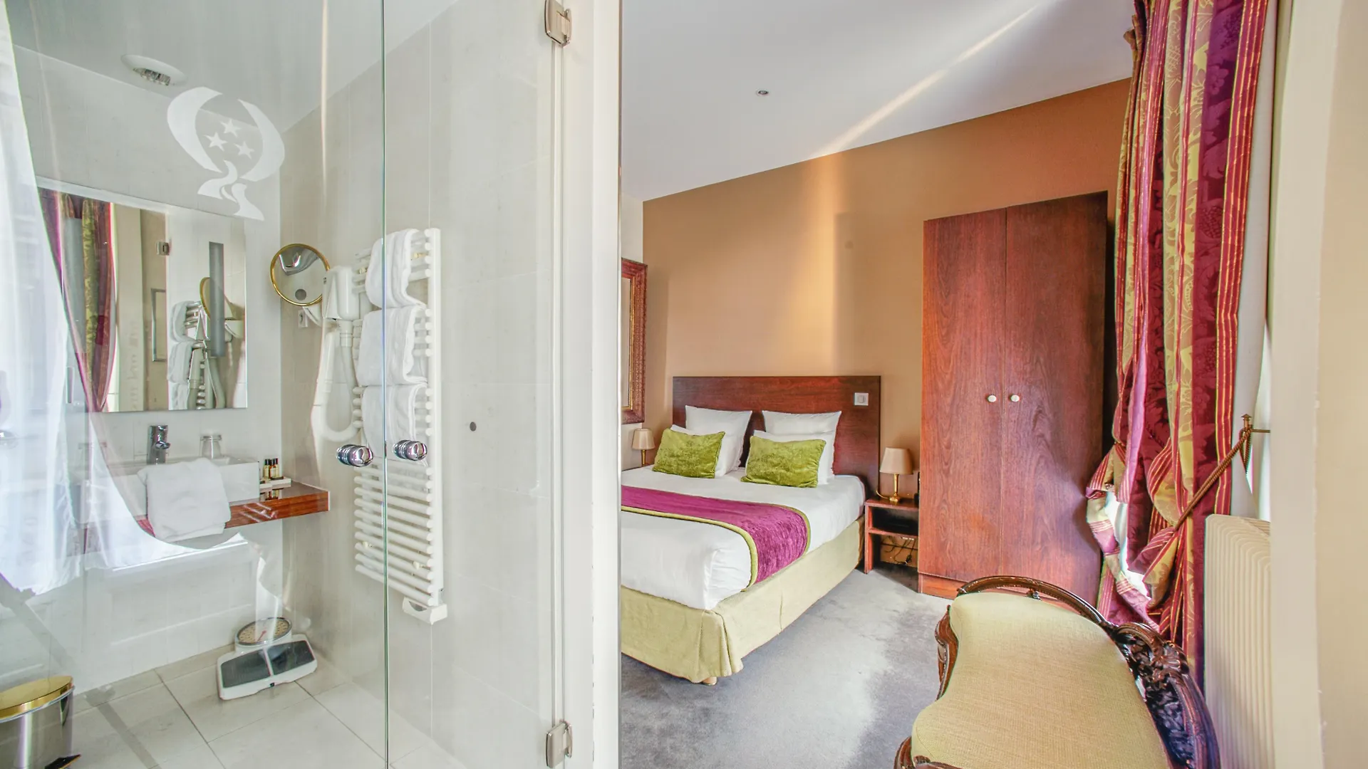 Hotel Queens Boutique 3*