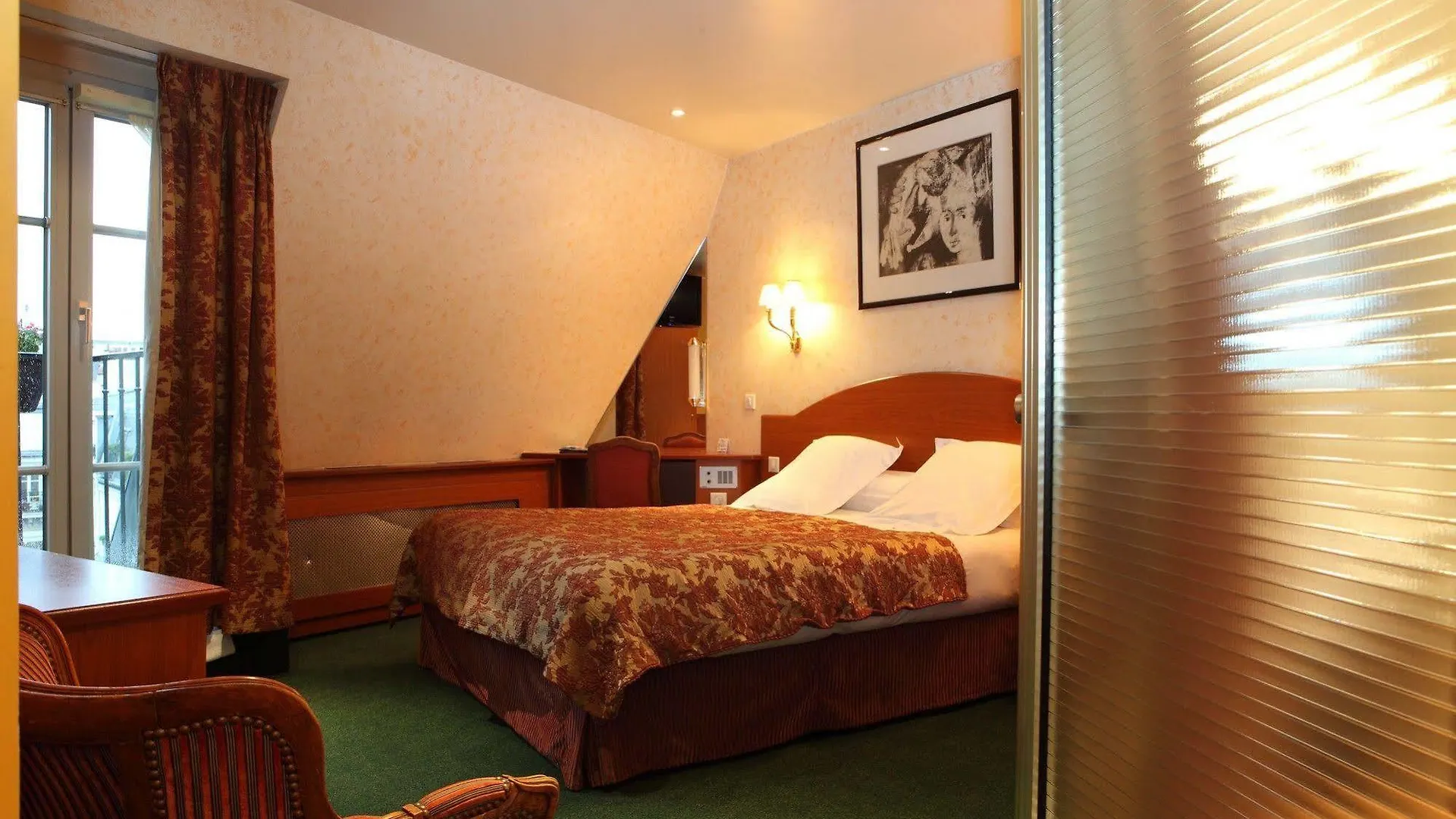 Hotel Queens Boutique 3*